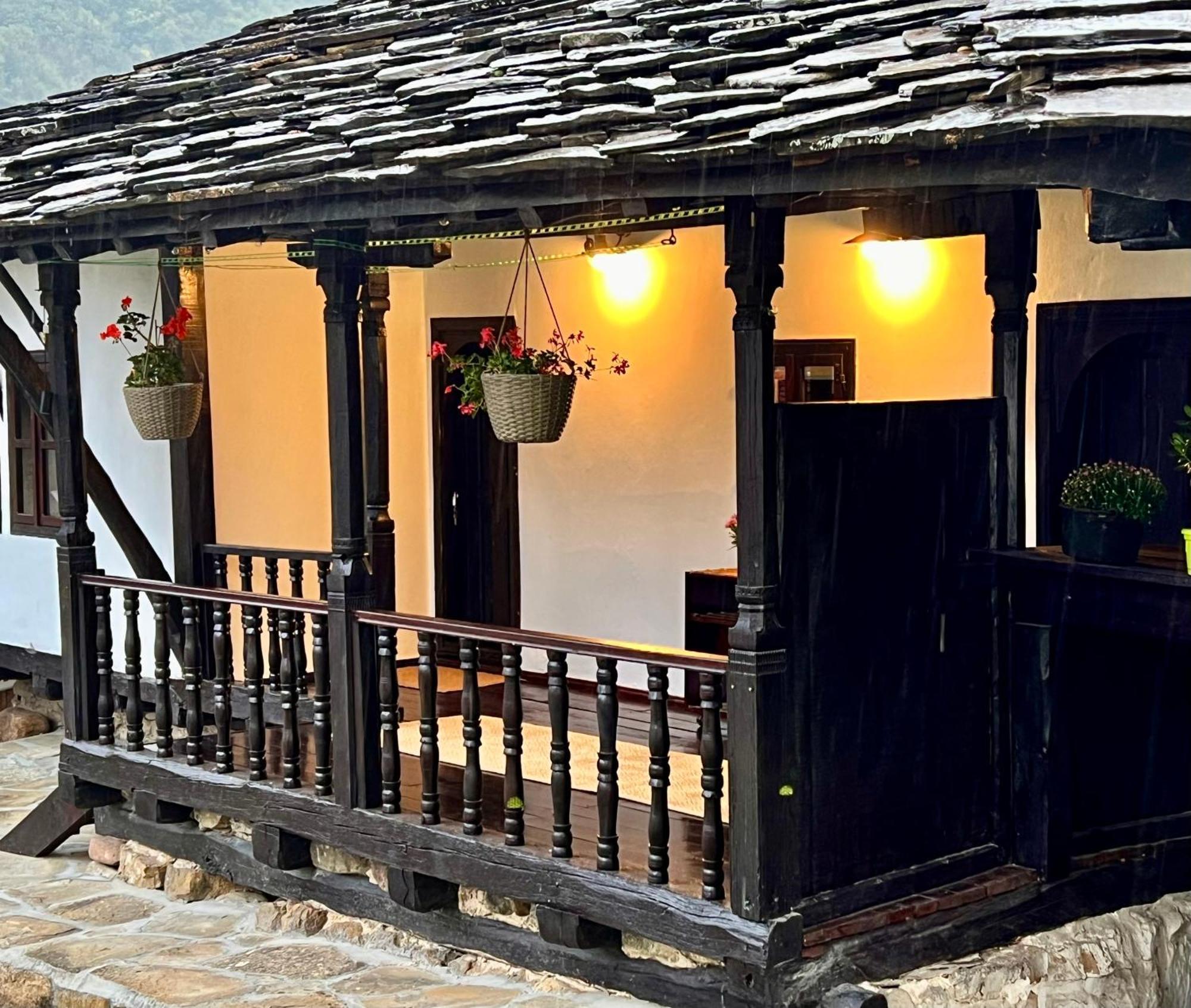 Туйковата Къща Tuikov'S House Teteven Dış mekan fotoğraf